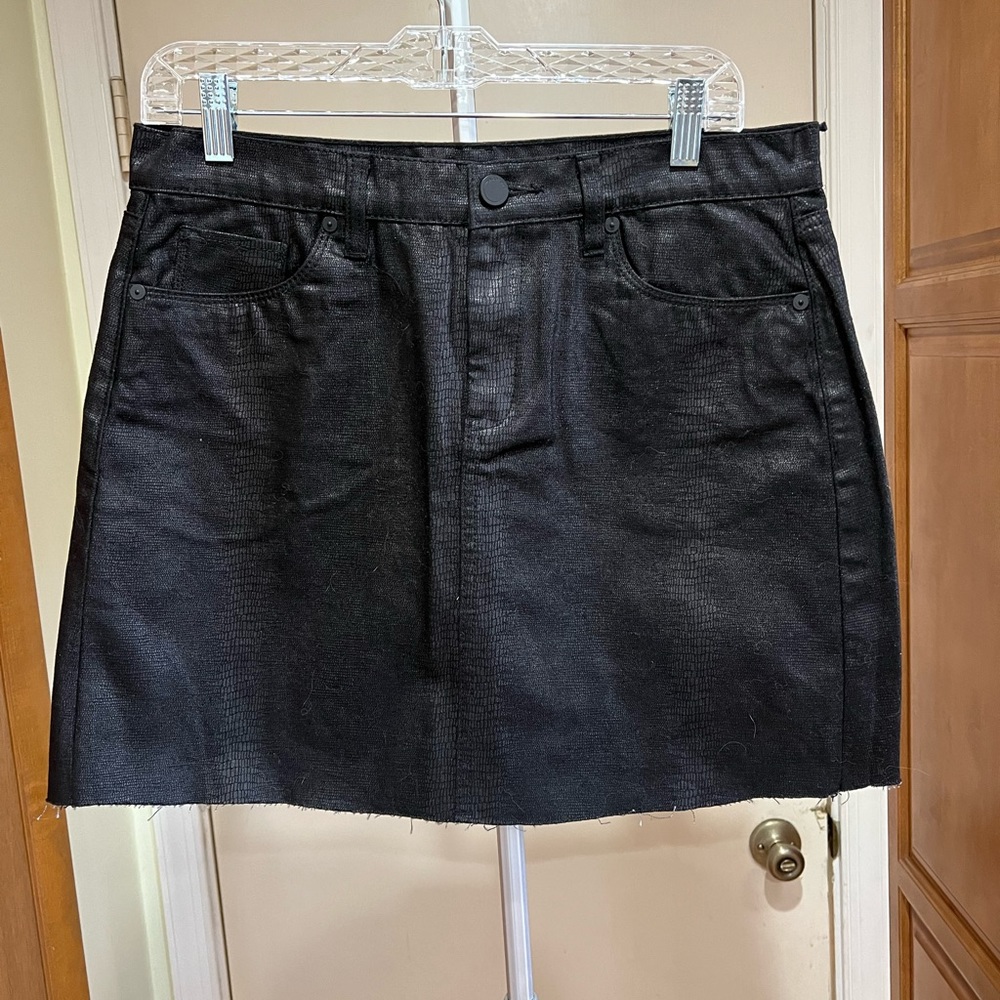 BLANKNYC BLACK SHORT SKIRT SIZE 29 NON-HEMMED NWT